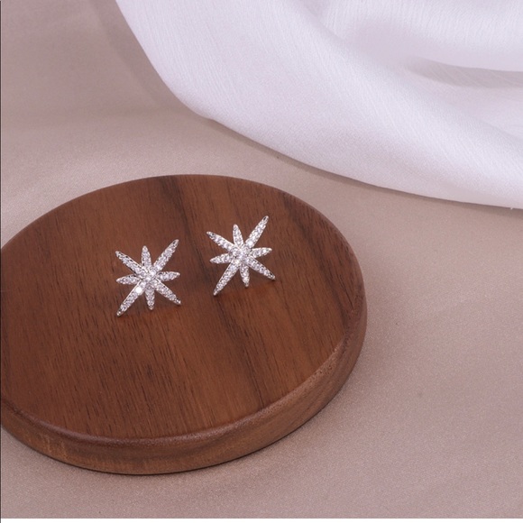 Starburst Stud Earrings - Picture 3 of 5